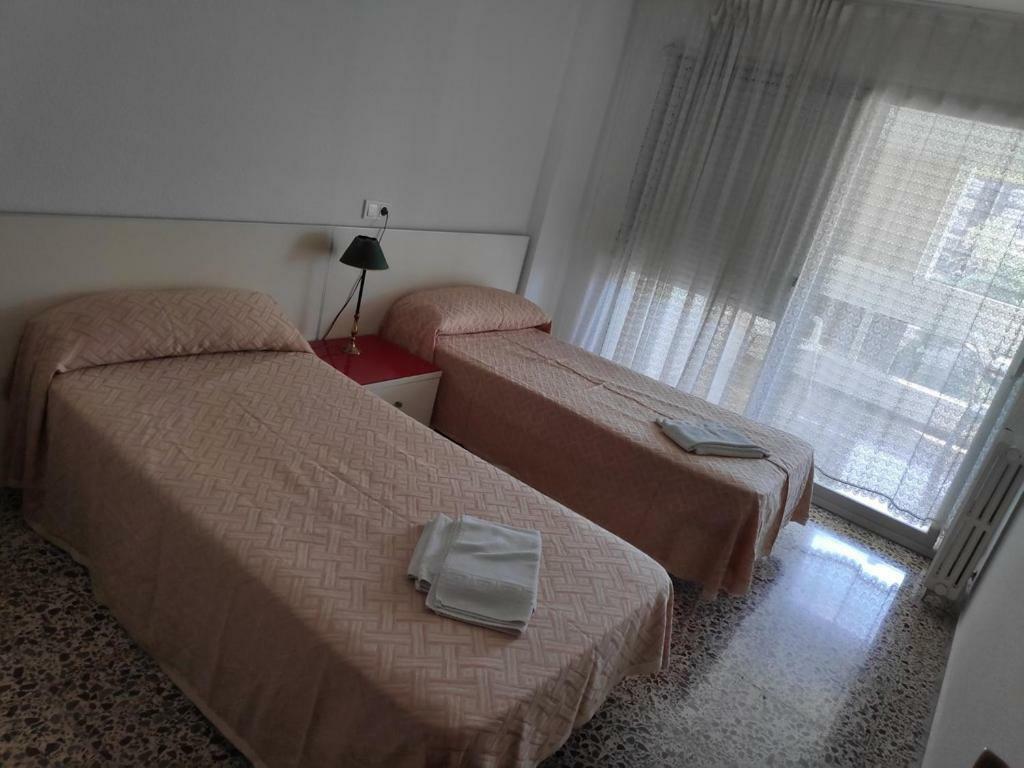 Apartamentos Cervantes ベニドルム エクステリア 写真